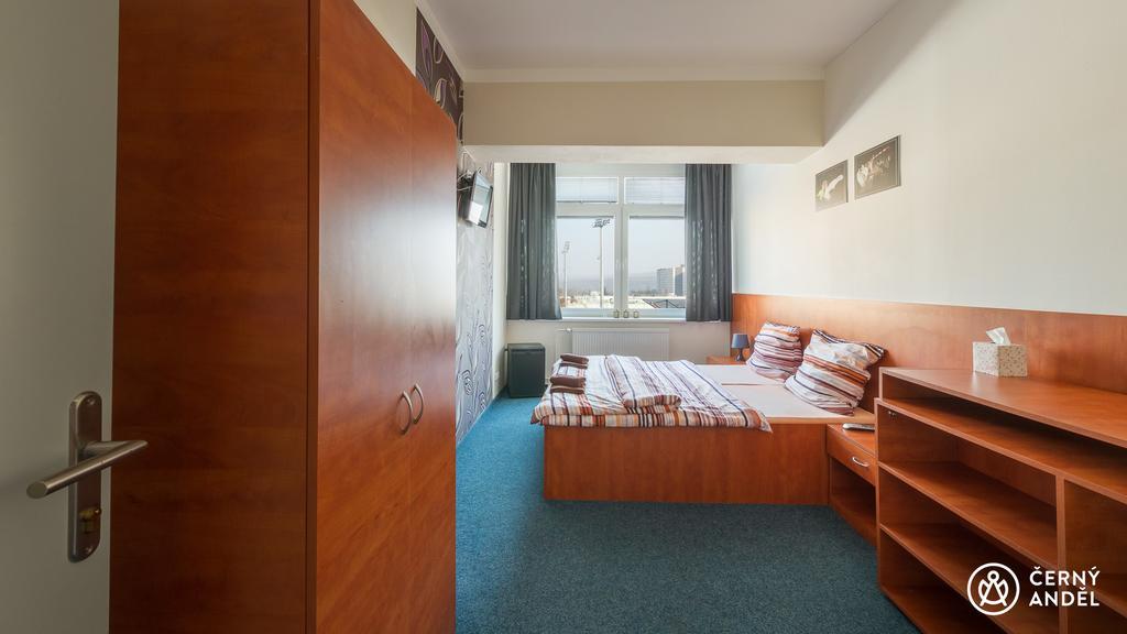 Cerny Andel Hotel Most Exterior photo